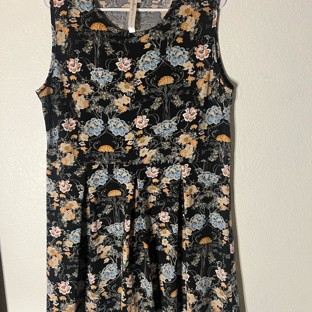 Floral Sleeveless Tank Top - Black and Blue